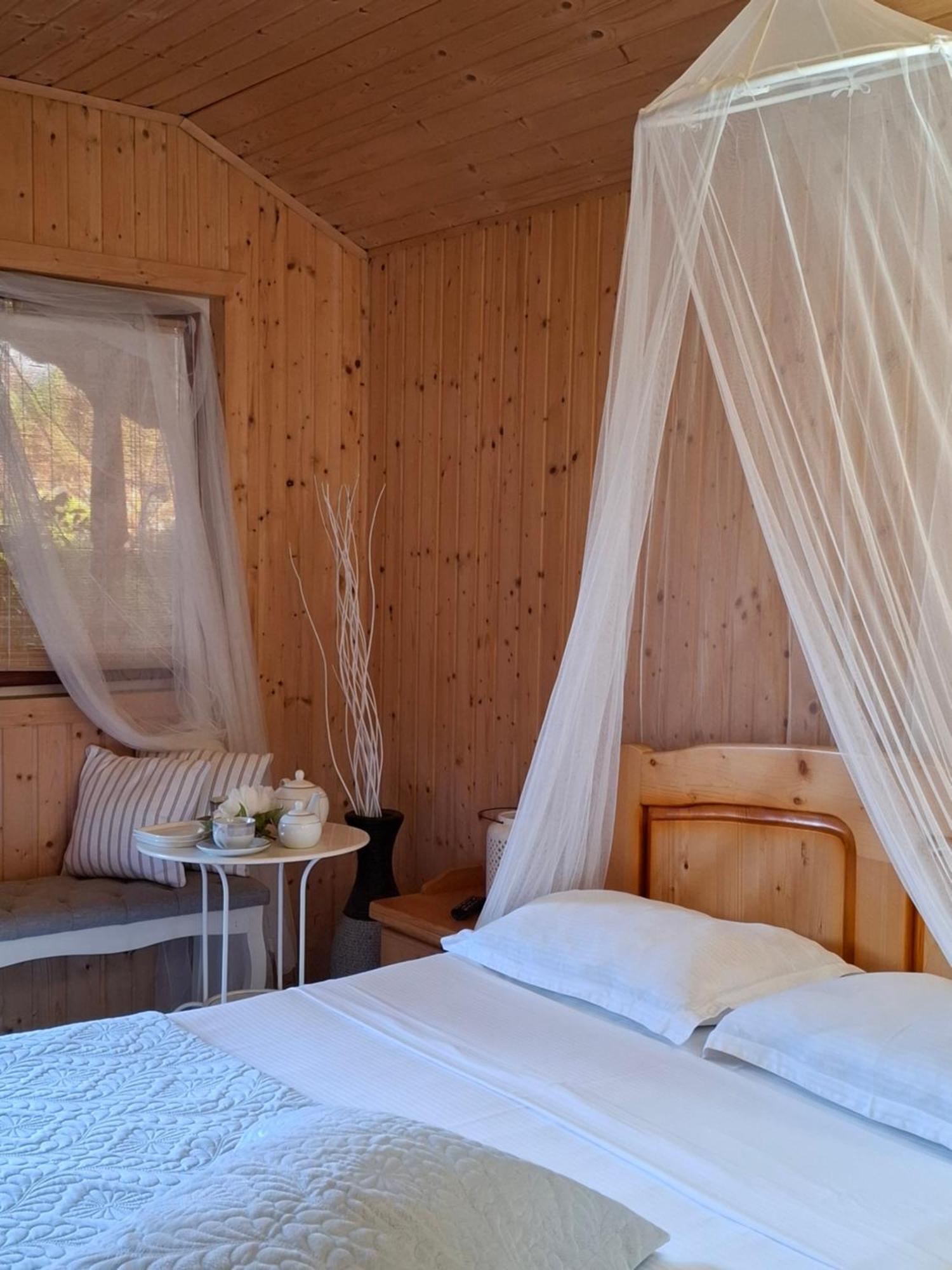 Cabane De Lemn Costineşti Exteriér fotografie