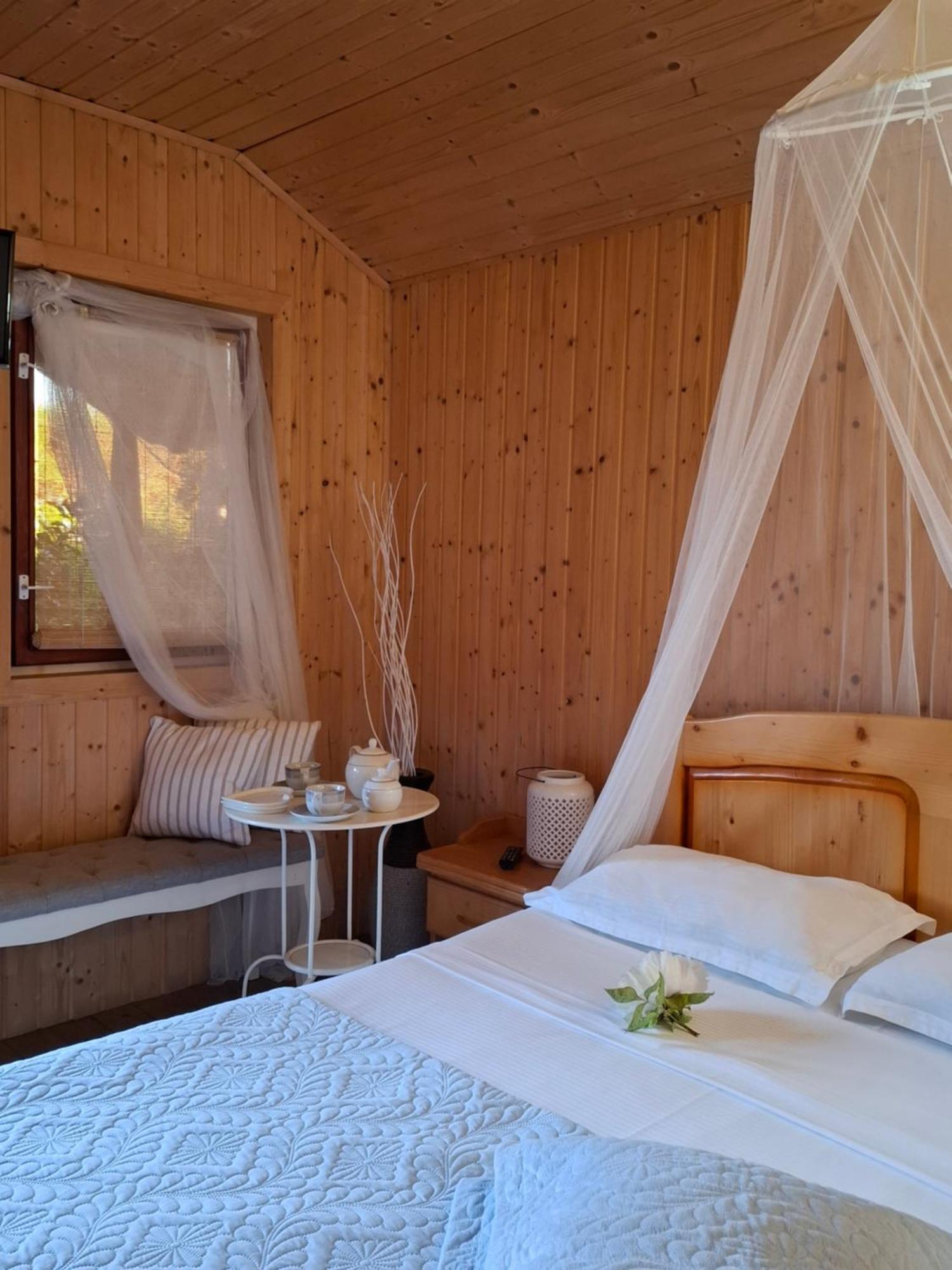 Cabane De Lemn Costineşti Exteriér fotografie
